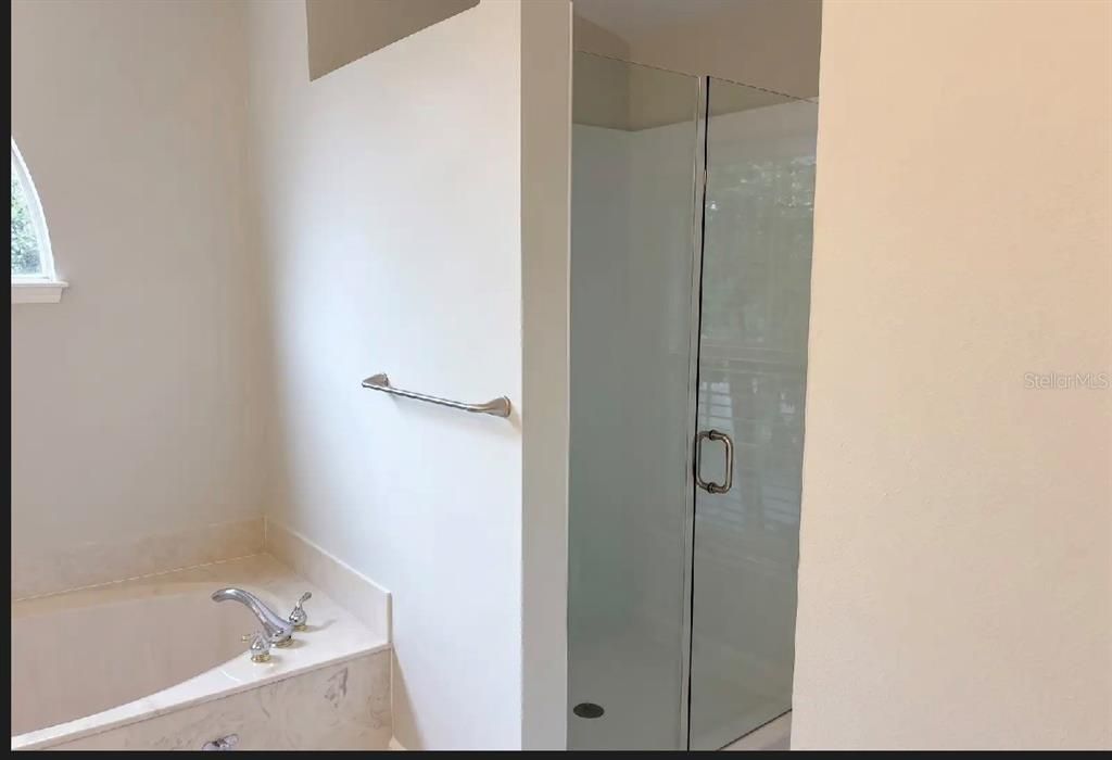 For Rent: $4,995 (4 beds, 3 baths, 3000 Square Feet)