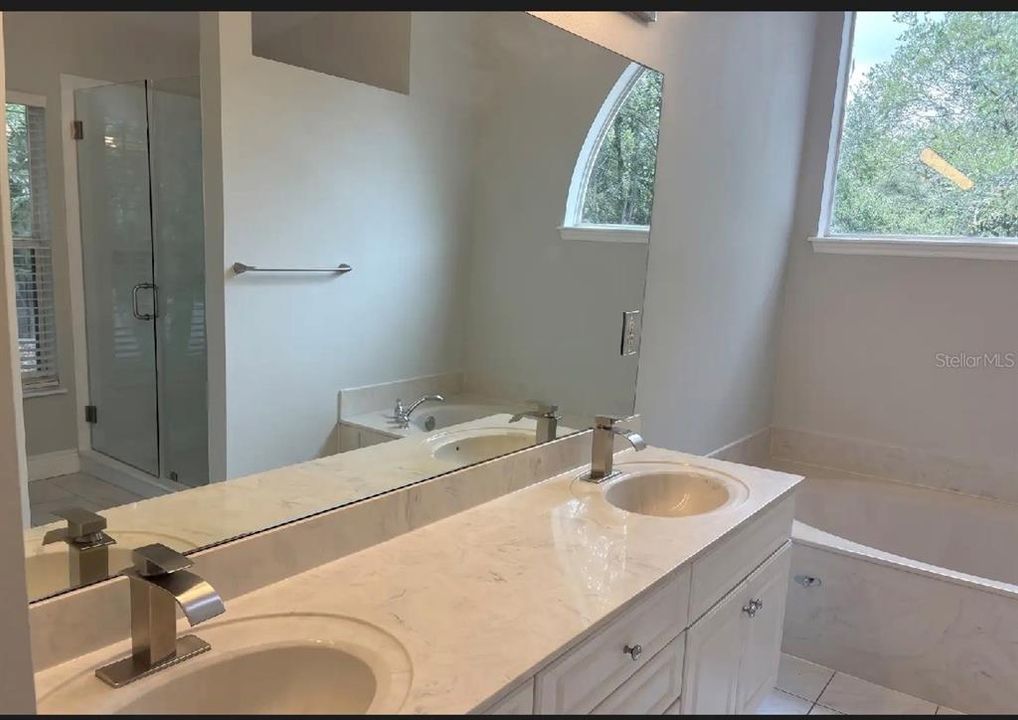 For Rent: $4,995 (4 beds, 3 baths, 3000 Square Feet)