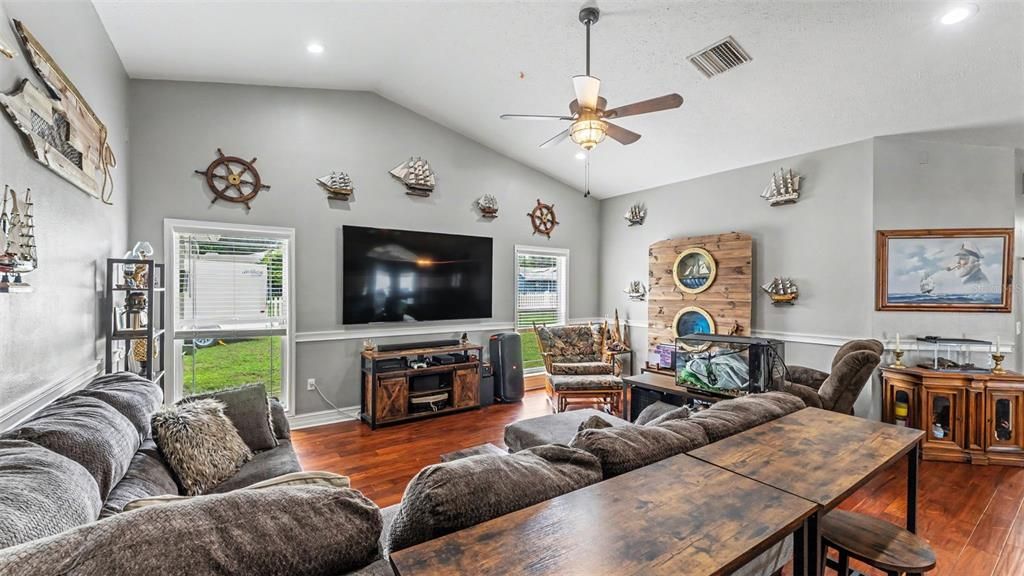 For Sale: $585,000 (4 beds, 3 baths, 2295 Square Feet)