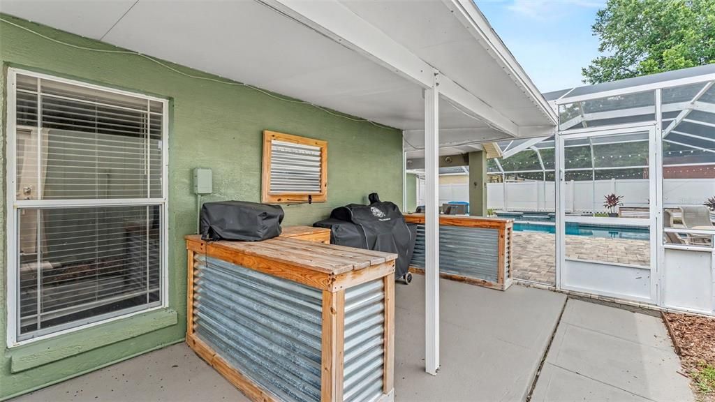 For Sale: $585,000 (4 beds, 3 baths, 2295 Square Feet)