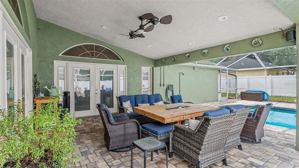 For Sale: $585,000 (4 beds, 3 baths, 2295 Square Feet)