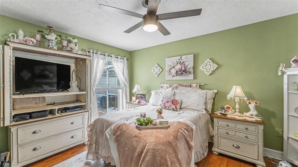 For Sale: $585,000 (4 beds, 3 baths, 2295 Square Feet)