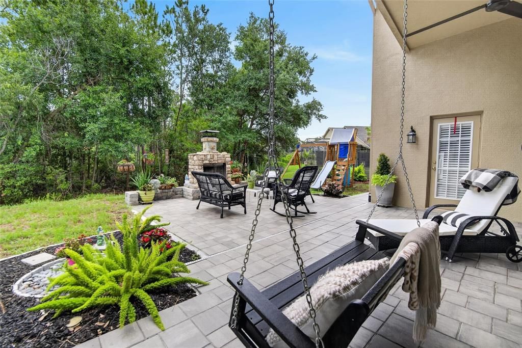 Active With Contract: $609,000 (4 beds, 2 baths, 2565 Square Feet)