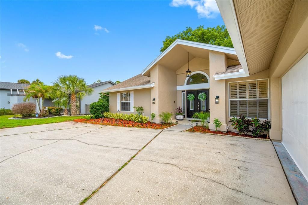 For Sale: $332,000 (3 beds, 2 baths, 1835 Square Feet)