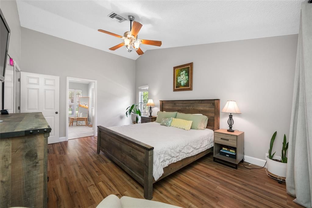 For Sale: $332,000 (3 beds, 2 baths, 1835 Square Feet)