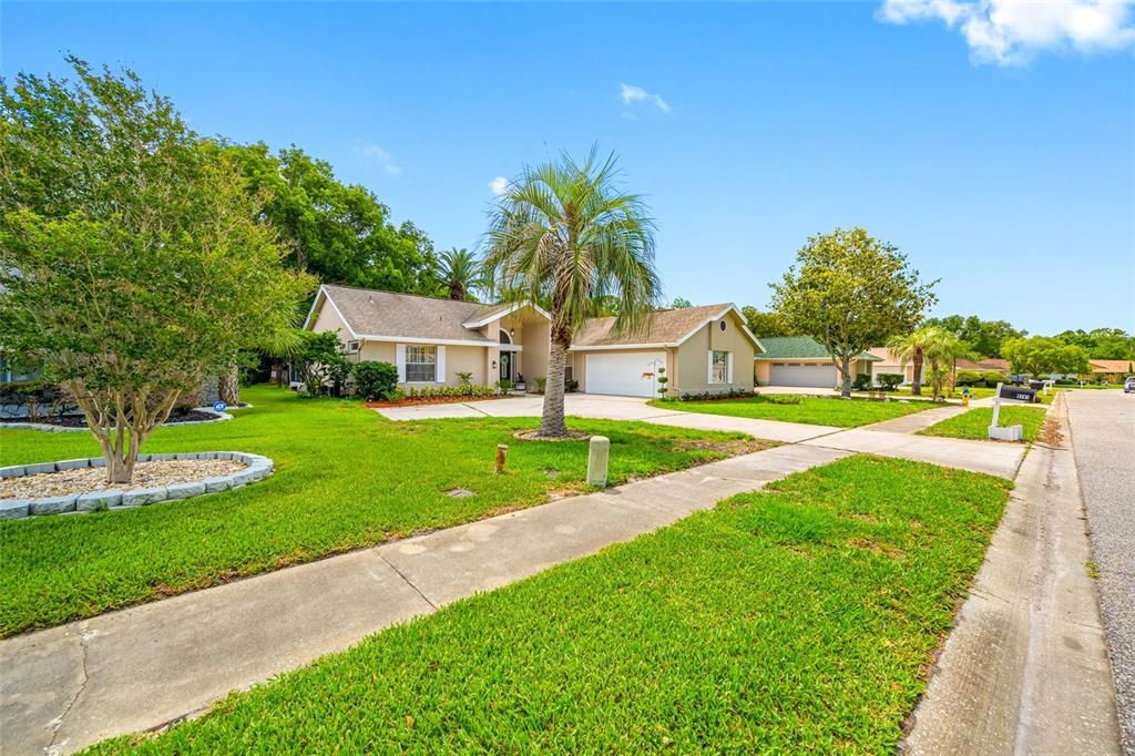 For Sale: $332,000 (3 beds, 2 baths, 1835 Square Feet)