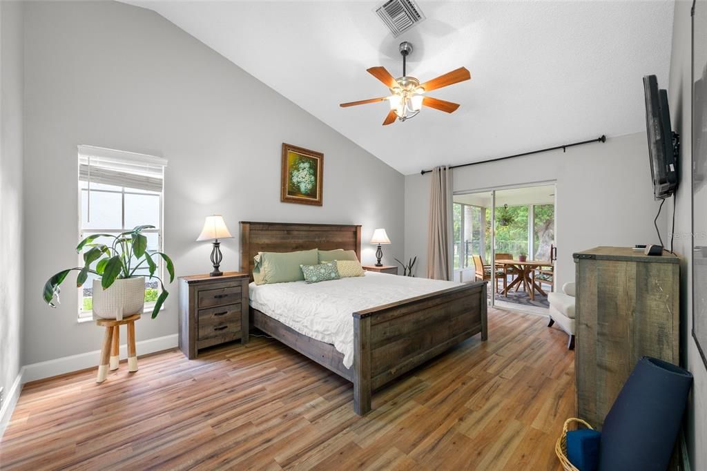 For Sale: $332,000 (3 beds, 2 baths, 1835 Square Feet)