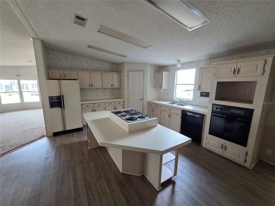 En Venta: $135,000 (2 camas, 2 baños, 1609 Pies cuadrados)