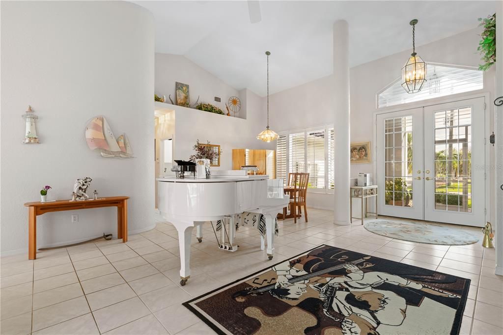 For Sale: $659,000 (3 beds, 2 baths, 2305 Square Feet)