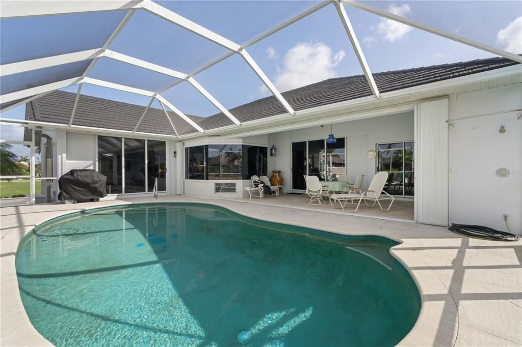 For Sale: $659,000 (3 beds, 2 baths, 2305 Square Feet)