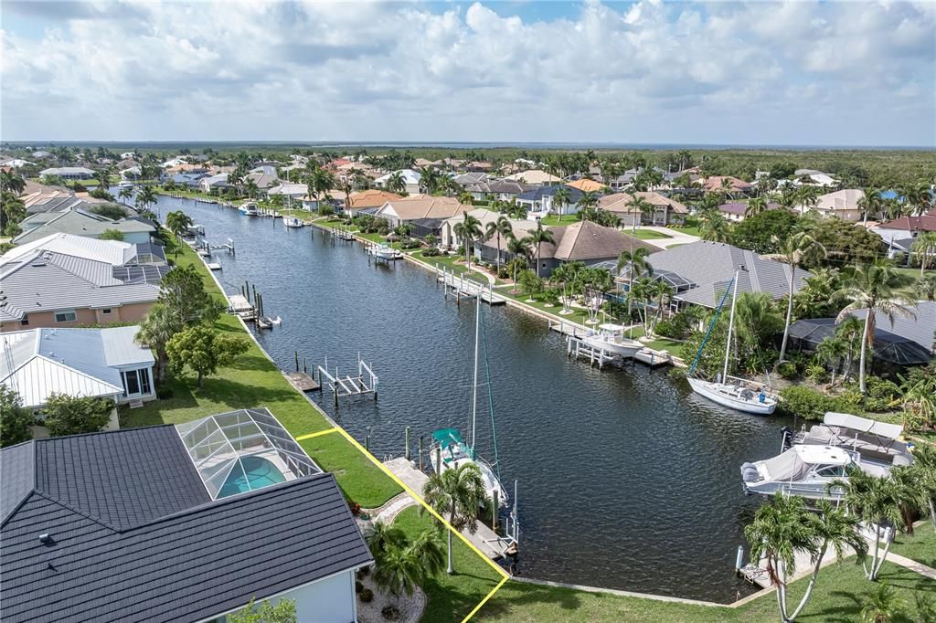 For Sale: $659,000 (3 beds, 2 baths, 2305 Square Feet)