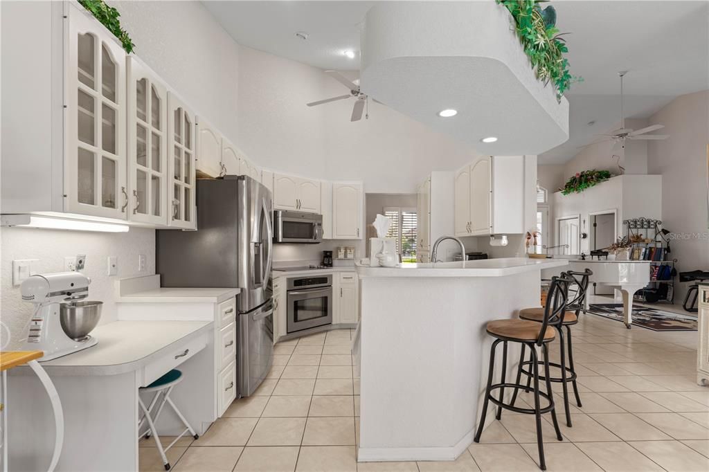 For Sale: $659,000 (3 beds, 2 baths, 2305 Square Feet)