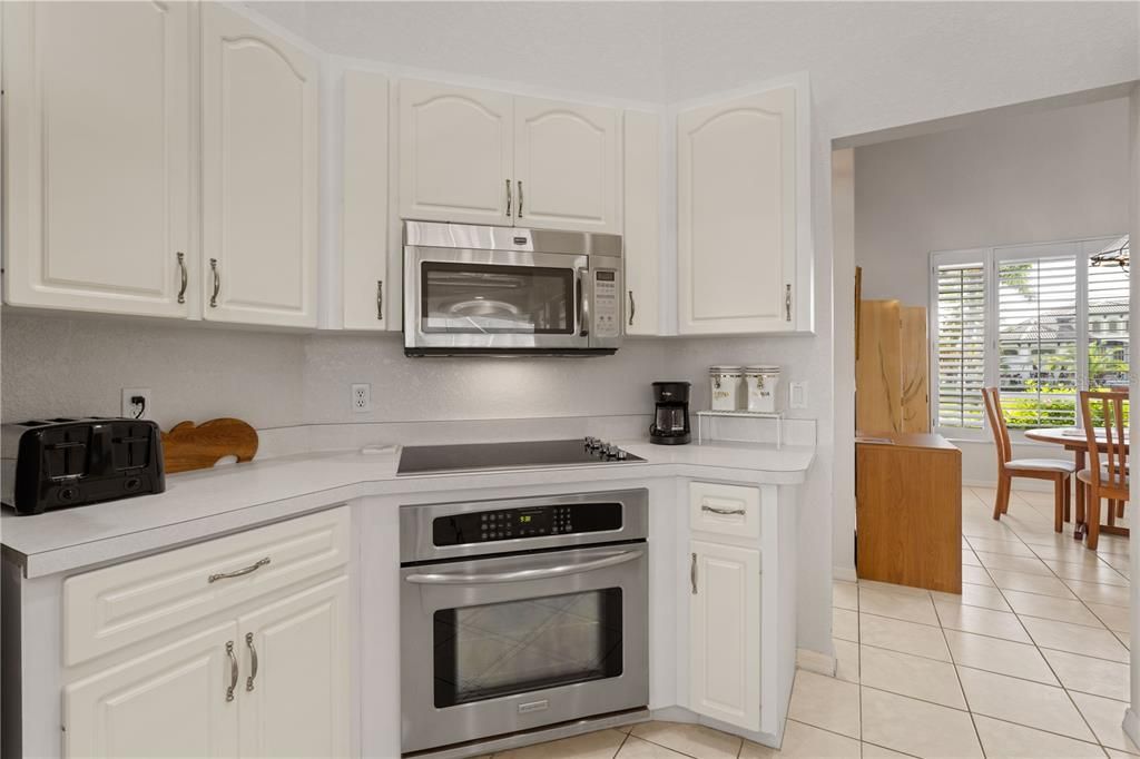 For Sale: $659,000 (3 beds, 2 baths, 2305 Square Feet)