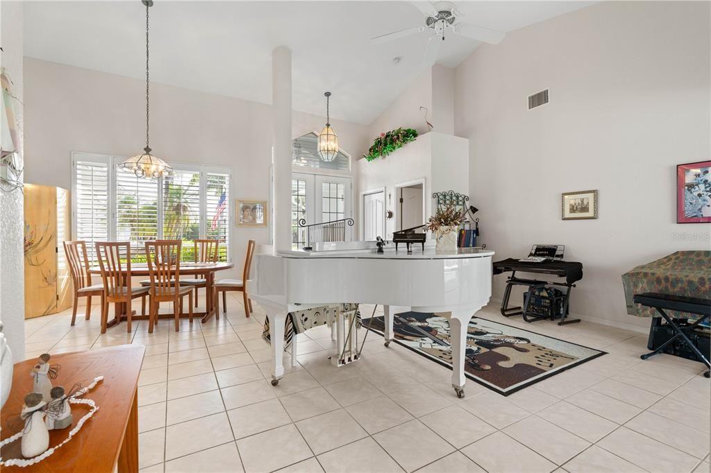 For Sale: $659,000 (3 beds, 2 baths, 2305 Square Feet)