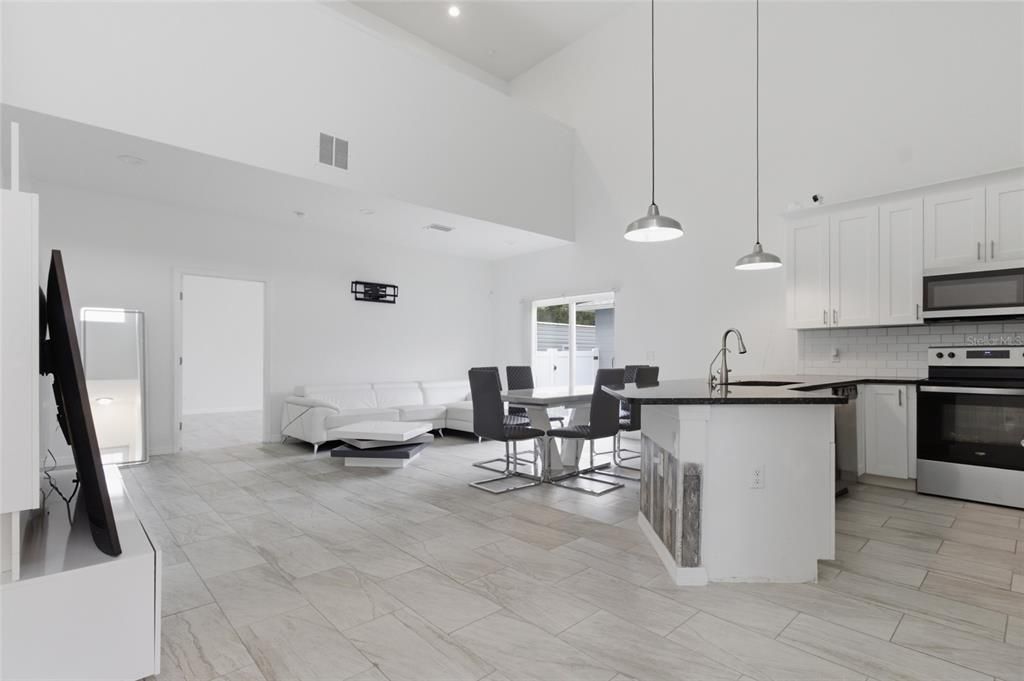 For Sale: $419,000 (3 beds, 2 baths, 1500 Square Feet)