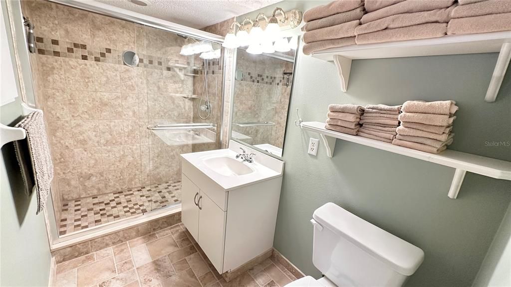 For Rent: $1,850 (2 beds, 2 baths, 906 Square Feet)