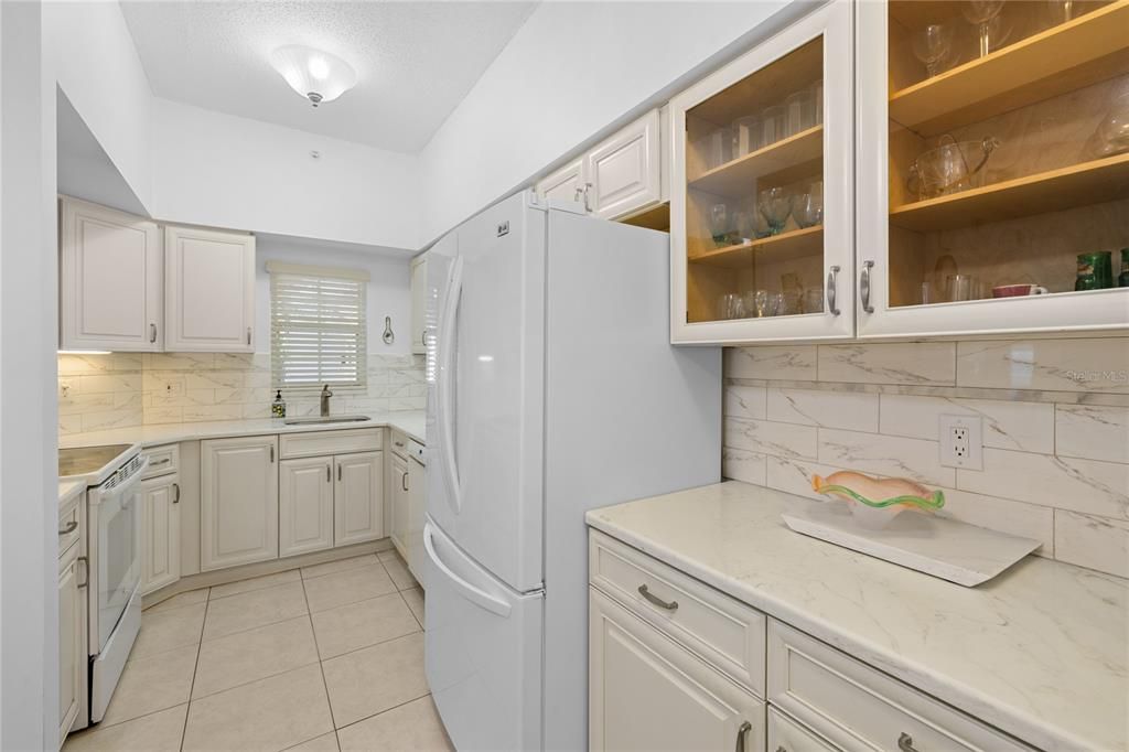For Sale: $275,000 (2 beds, 2 baths, 1147 Square Feet)