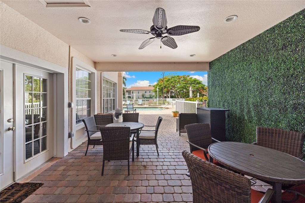 For Sale: $275,000 (2 beds, 2 baths, 1147 Square Feet)