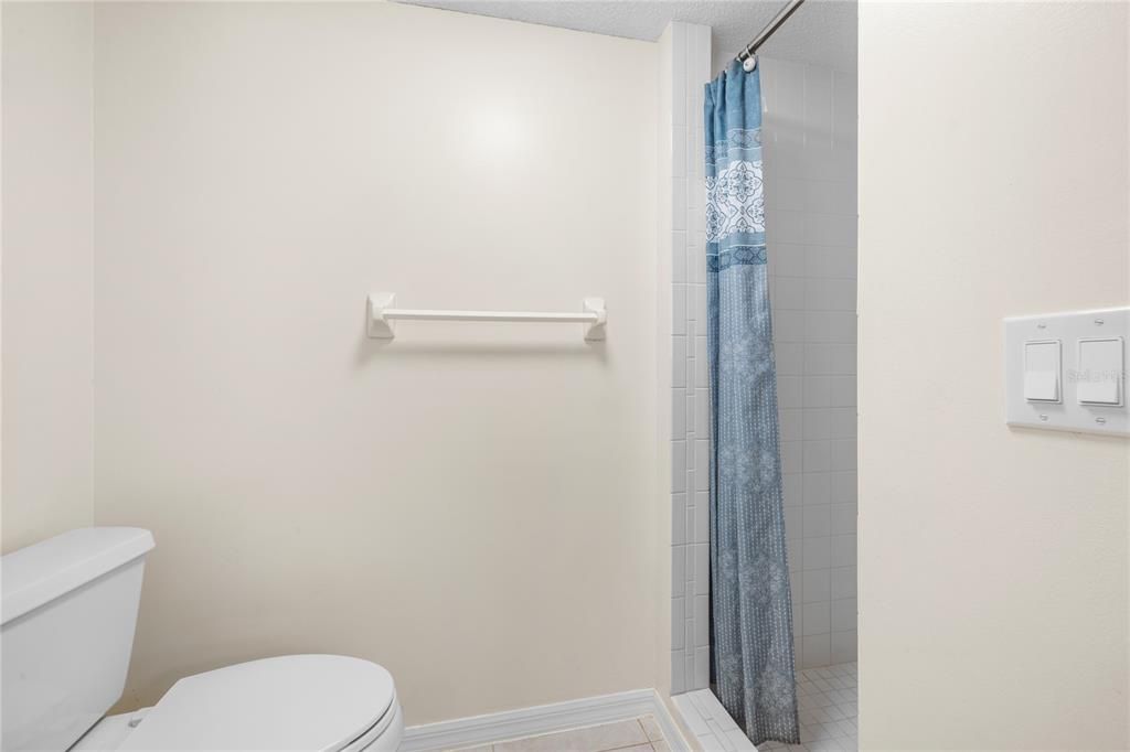 For Sale: $275,000 (2 beds, 2 baths, 1147 Square Feet)