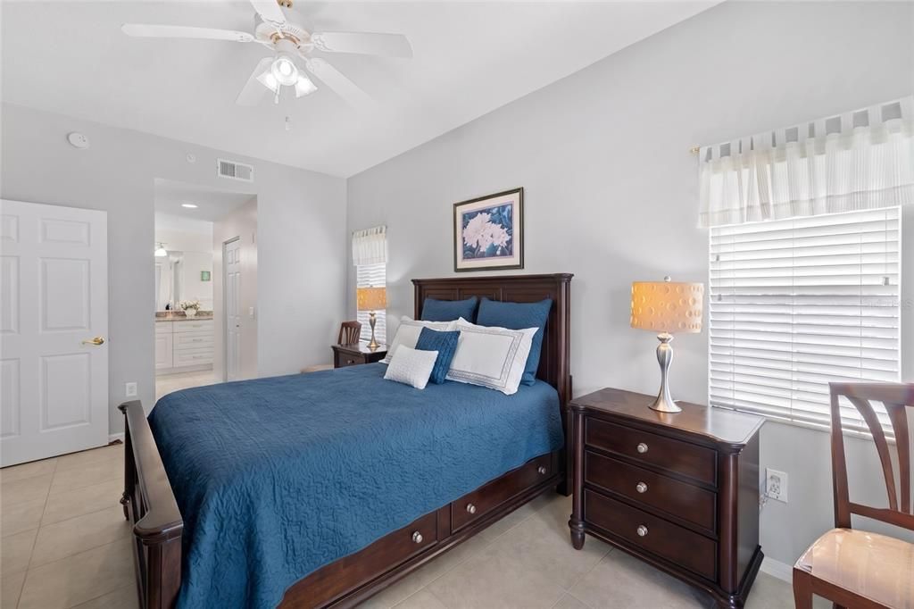 For Sale: $275,000 (2 beds, 2 baths, 1147 Square Feet)