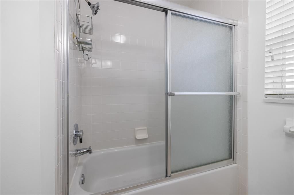 For Sale: $275,000 (2 beds, 2 baths, 1147 Square Feet)