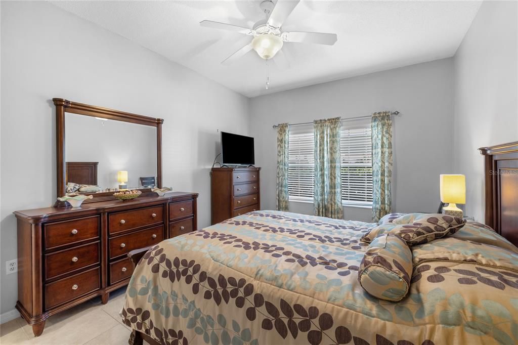For Sale: $275,000 (2 beds, 2 baths, 1147 Square Feet)