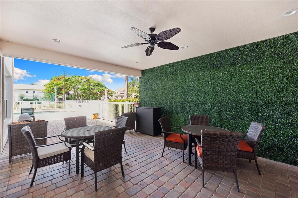 For Sale: $275,000 (2 beds, 2 baths, 1147 Square Feet)
