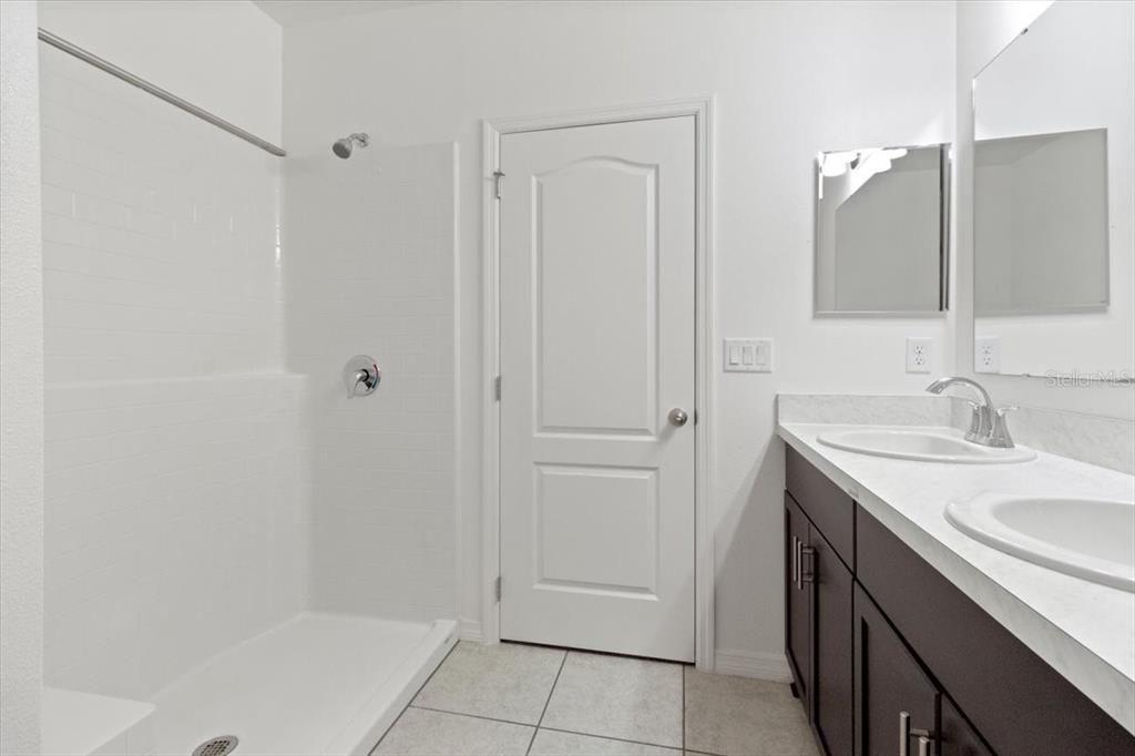 En Venta: $299,995 (3 camas, 2 baños, 1445 Pies cuadrados)