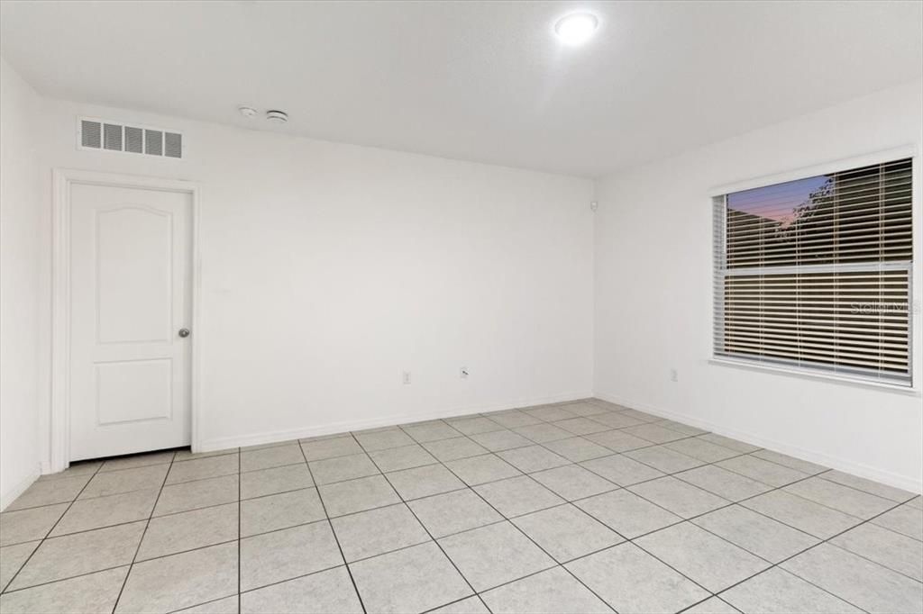 En Venta: $299,995 (3 camas, 2 baños, 1445 Pies cuadrados)