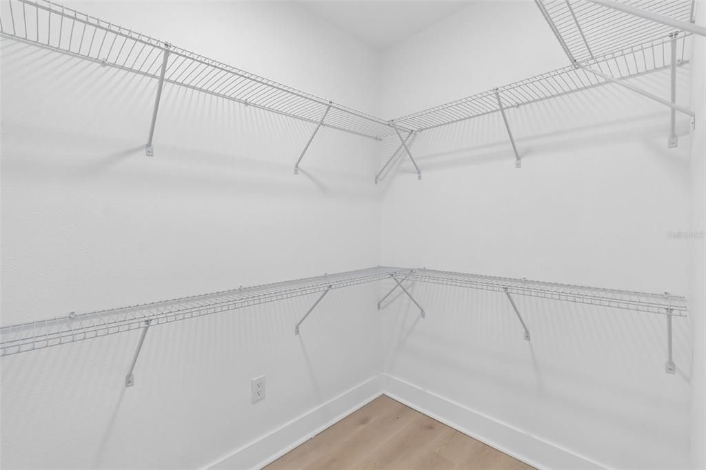 For Rent: $1,850 (4 beds, 2 baths, 1362 Square Feet)