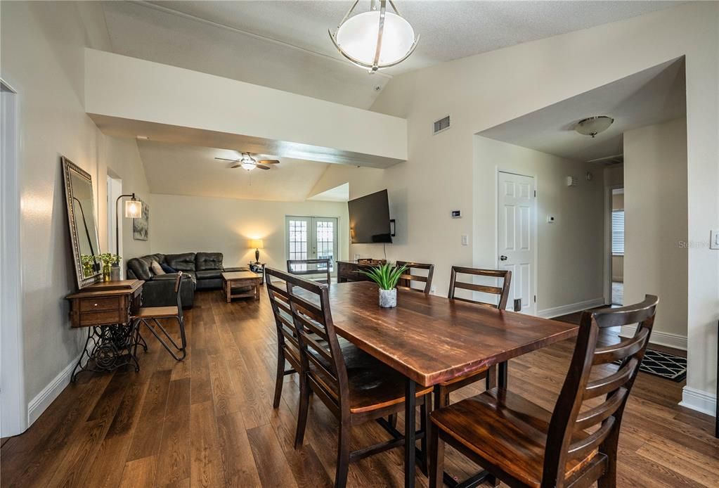 Active With Contract: $339,000 (3 beds, 2 baths, 1424 Square Feet)