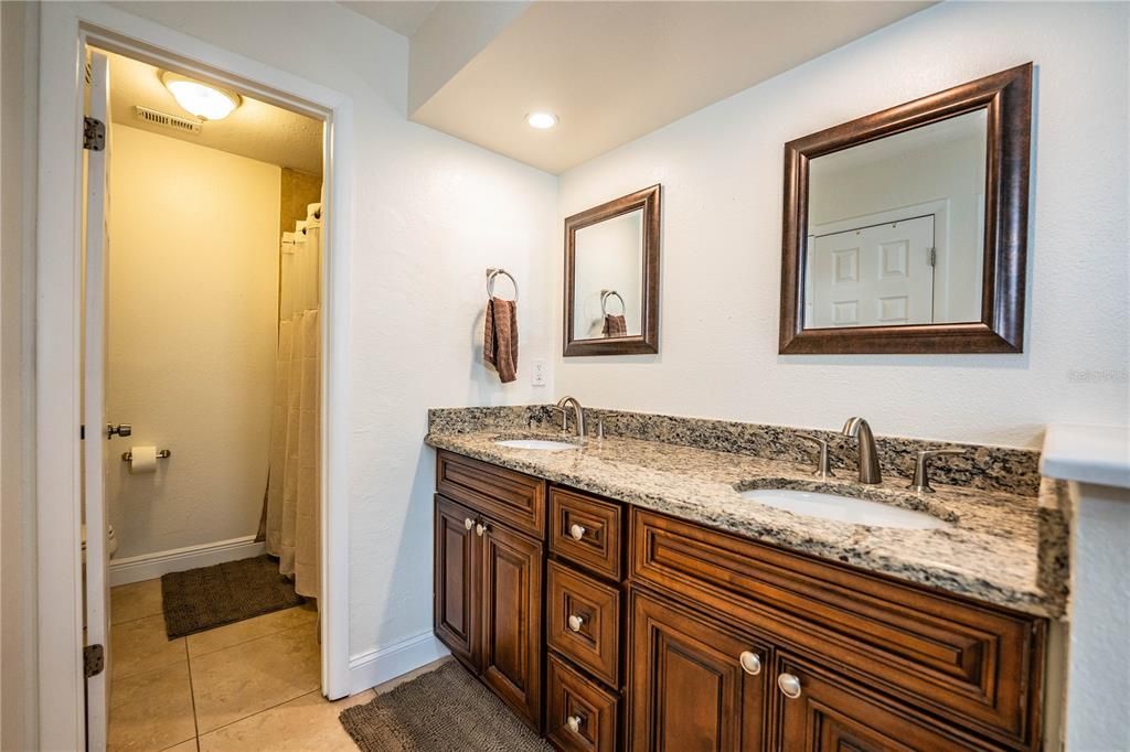 Active With Contract: $339,000 (3 beds, 2 baths, 1424 Square Feet)