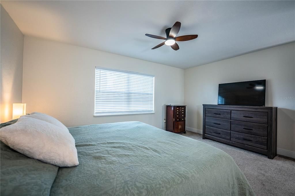 Active With Contract: $339,000 (3 beds, 2 baths, 1424 Square Feet)
