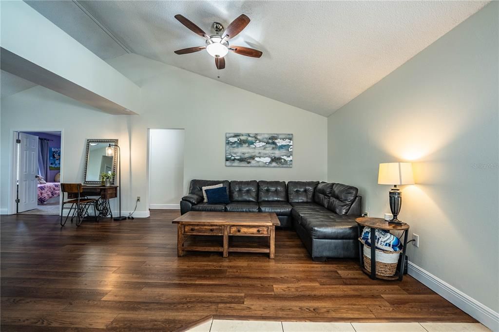 Active With Contract: $339,000 (3 beds, 2 baths, 1424 Square Feet)