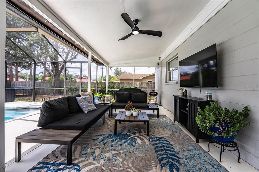 Active With Contract: $339,000 (3 beds, 2 baths, 1424 Square Feet)