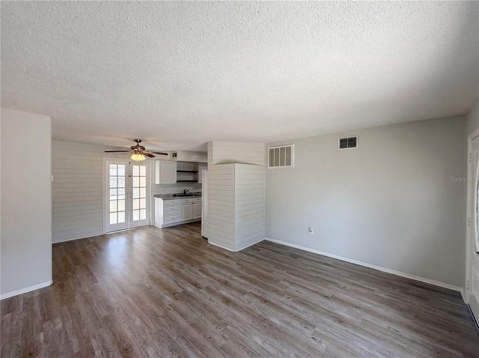 En Venta: $232,000 (3 camas, 2 baños, 1403 Pies cuadrados)