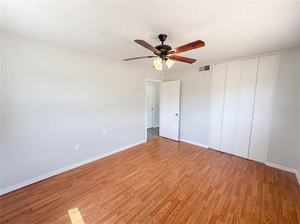 En Venta: $232,000 (3 camas, 2 baños, 1403 Pies cuadrados)