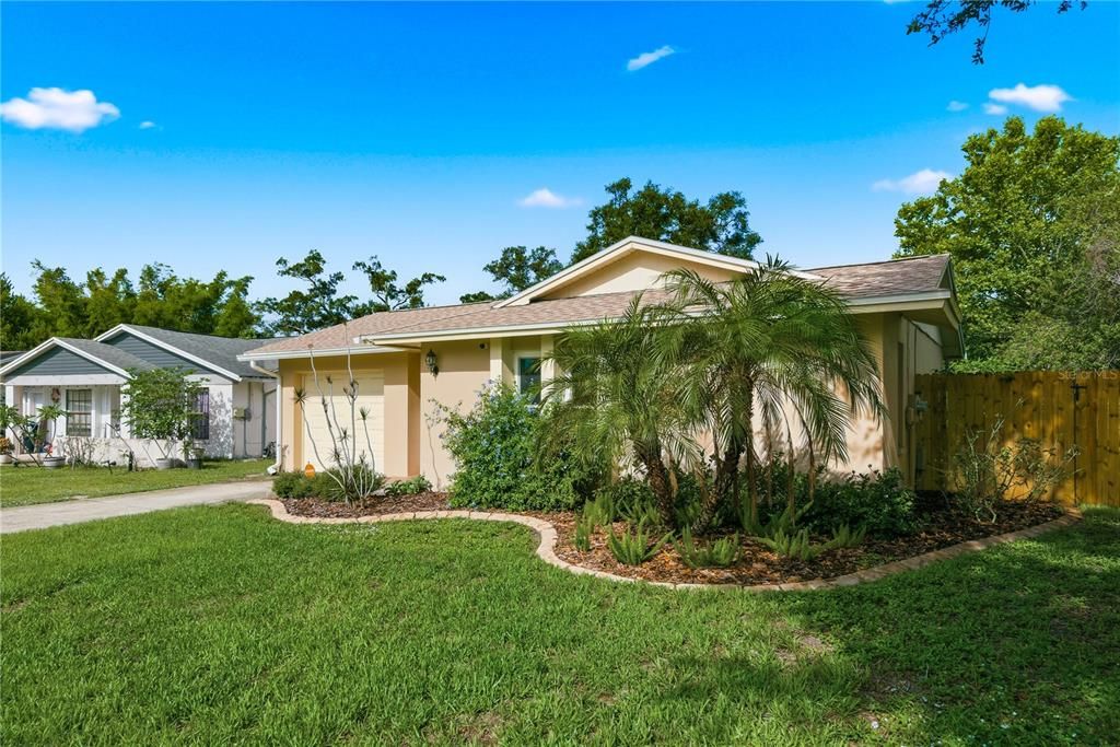 For Rent: $2,600 (3 beds, 2 baths, 1245 Square Feet)
