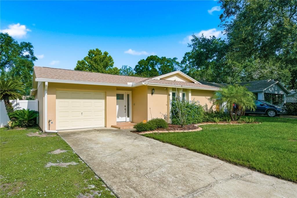 For Rent: $2,600 (3 beds, 2 baths, 1245 Square Feet)