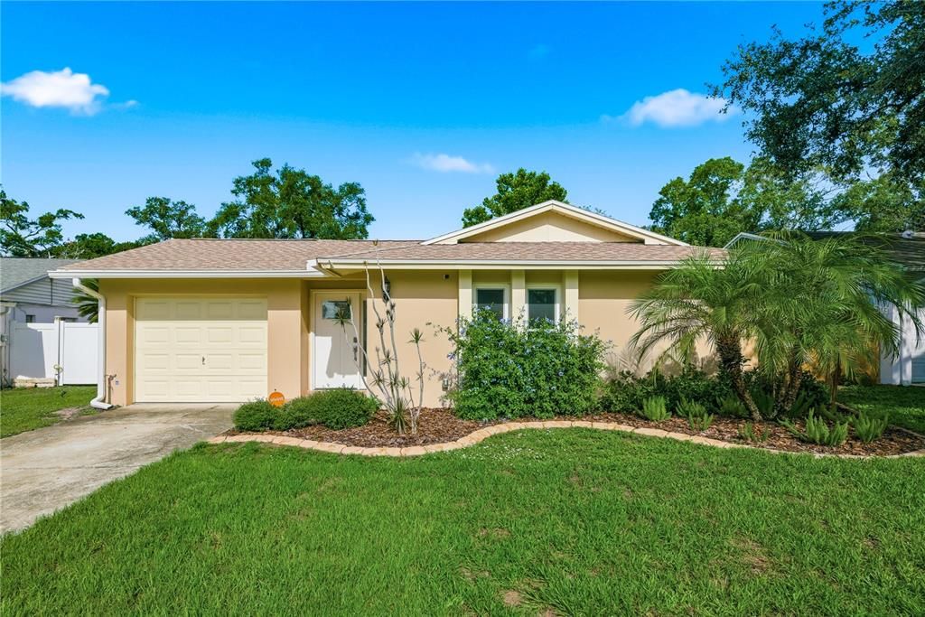For Rent: $2,600 (3 beds, 2 baths, 1245 Square Feet)