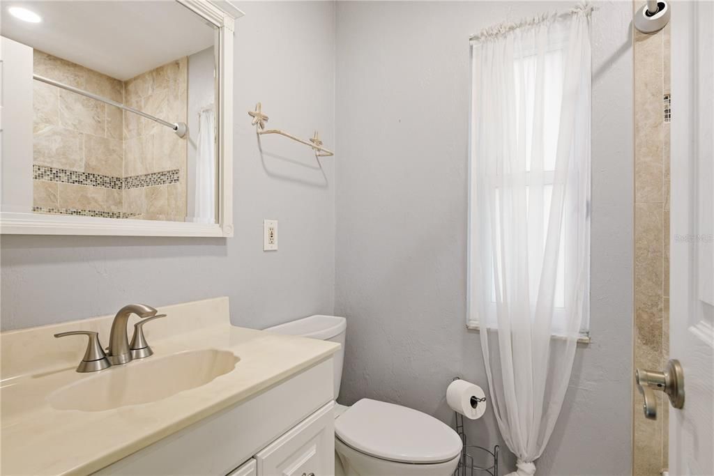 For Rent: $2,600 (3 beds, 2 baths, 1245 Square Feet)