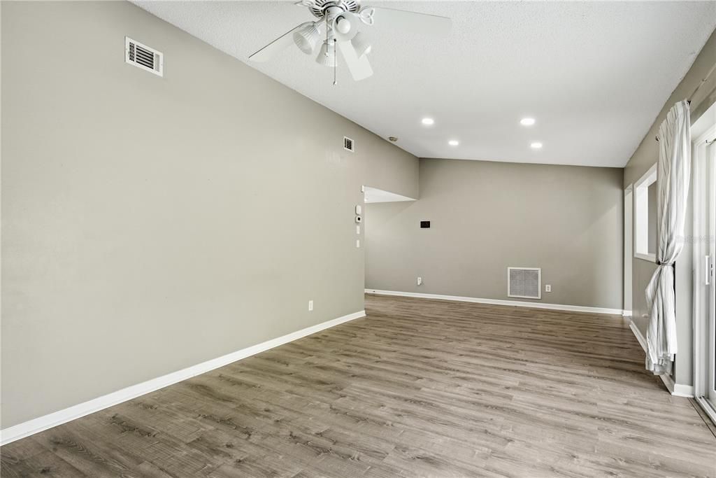 For Rent: $2,600 (3 beds, 2 baths, 1245 Square Feet)