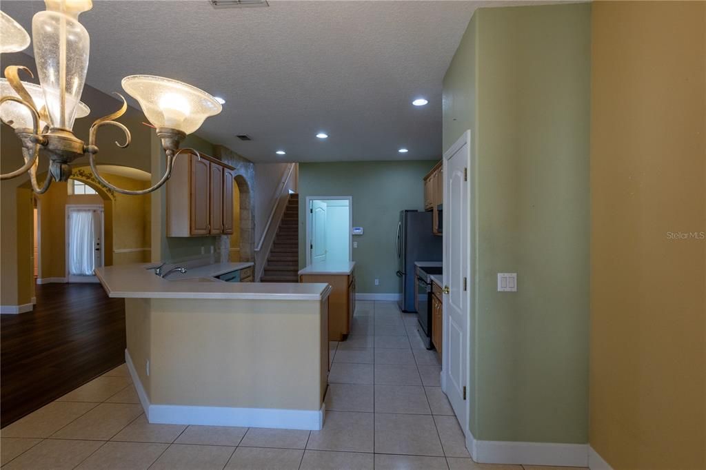 Activo con contrato: $650,000 (4 camas, 3 baños, 2192 Pies cuadrados)