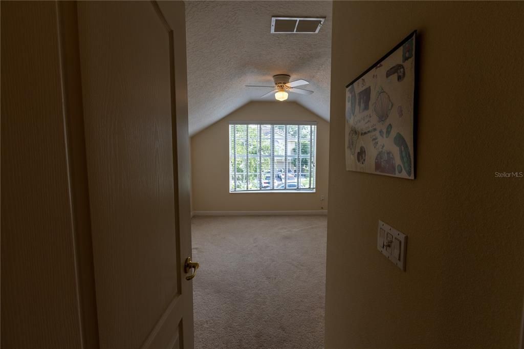 Activo con contrato: $650,000 (4 camas, 3 baños, 2192 Pies cuadrados)