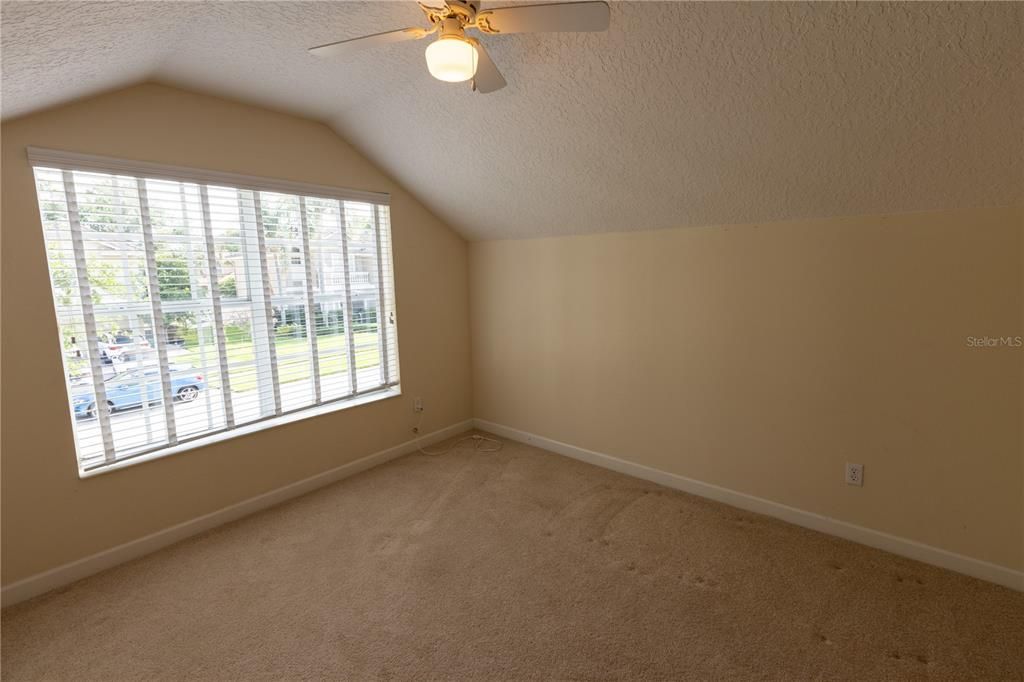 Activo con contrato: $650,000 (4 camas, 3 baños, 2192 Pies cuadrados)