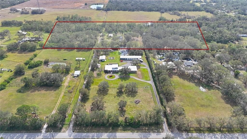 En Venta: $3,700,777 (15.03 acres)