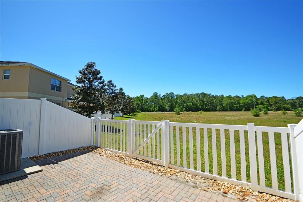 For Rent: $2,200 (3 beds, 2 baths, 1666 Square Feet)