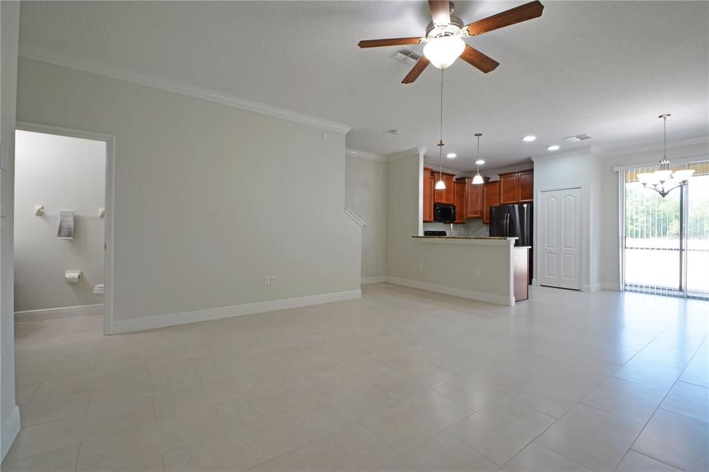 For Rent: $2,200 (3 beds, 2 baths, 1666 Square Feet)