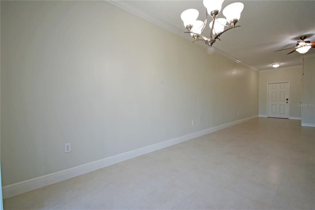 For Rent: $2,200 (3 beds, 2 baths, 1666 Square Feet)
