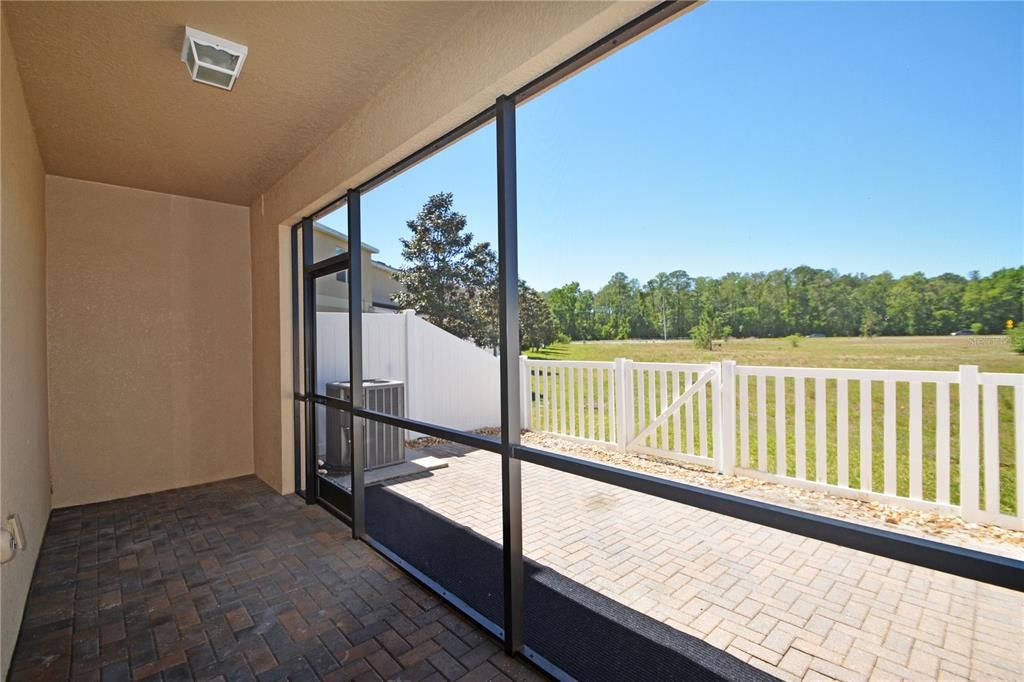 For Rent: $2,200 (3 beds, 2 baths, 1666 Square Feet)